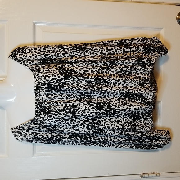 Scoop Tops - Scoop Womens Black White Zebra Print Longsleeve Shirt